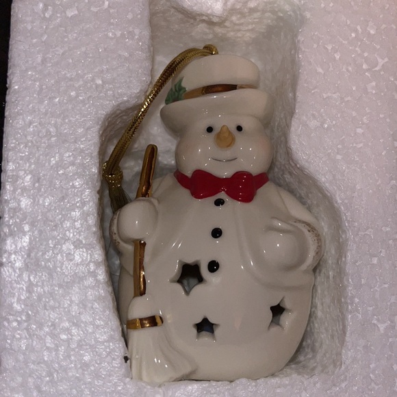 LENOX Color changing lit Snowman Ornament Only at Macy’s 3.375 inches - New - Picture 7 of 14